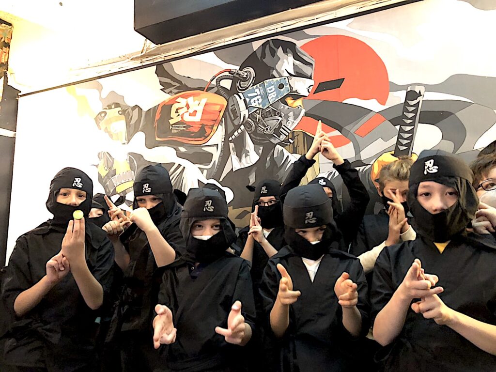 asakusa-family-painting