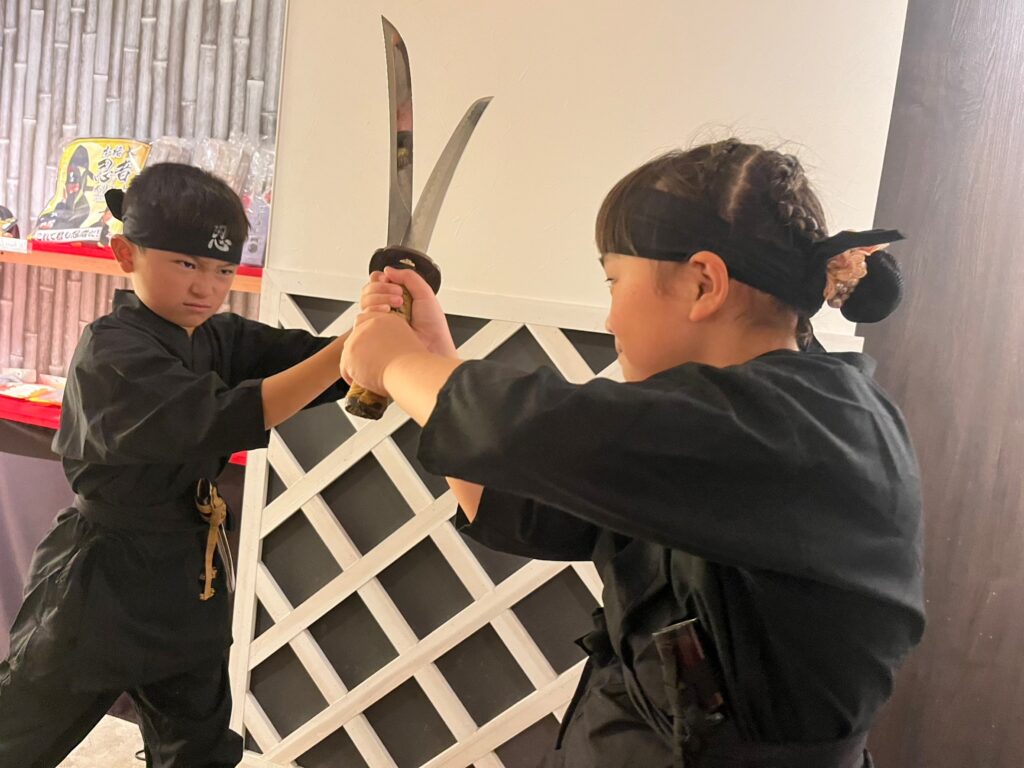 harajuku-katana-battle-children