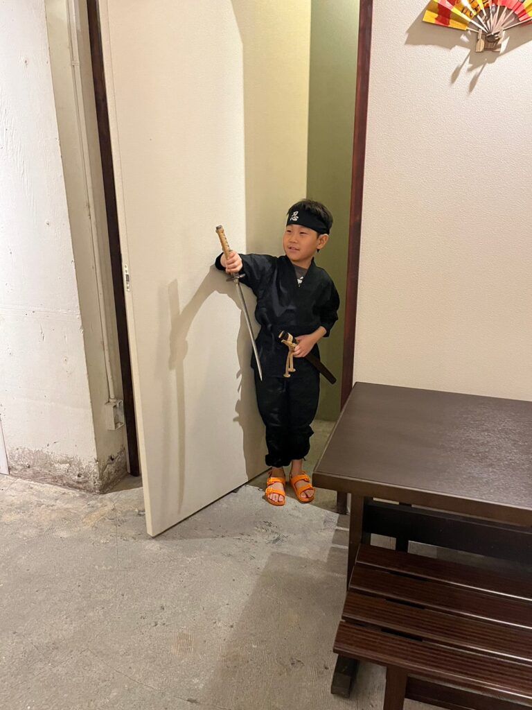 harajuku-rolling-wall