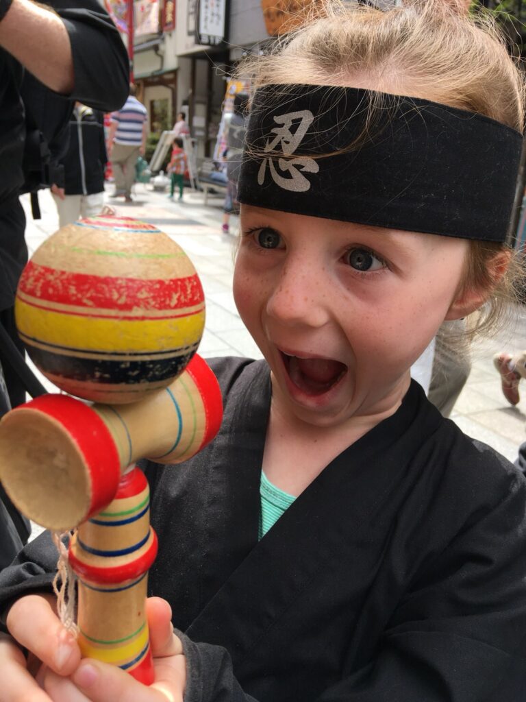 ninja-walking-kendama